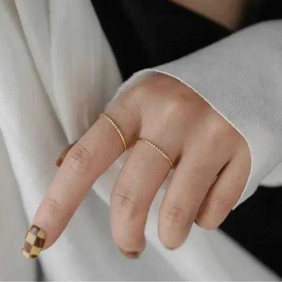 18K Gold AAA cubic zirconia thin finger rings wedding ( bundle 2 rings ) - Picture 2 of 7